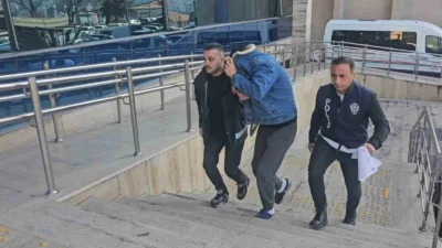 Zonguldak’ta rampada park halindeki su dağıtım kamyonetinin kayarak 4 yaşındaki