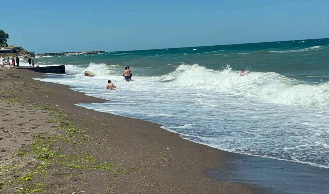 Karadeniz’de etkili olan olumsuz hava şartları, Düzce’nin Akçakoca ilçesinde de