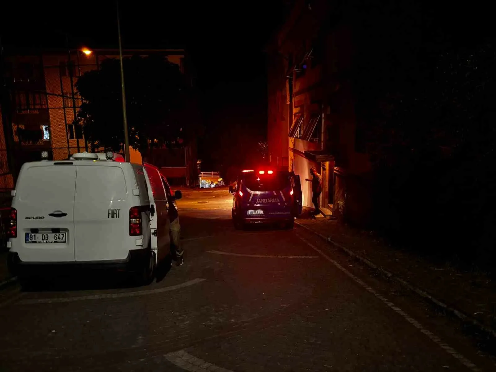 Düzce’nin Akçakoca ilçesinde jandarma ekiplerince gerçekleştirilen uyuşturucu operasyonunda 1 kişi