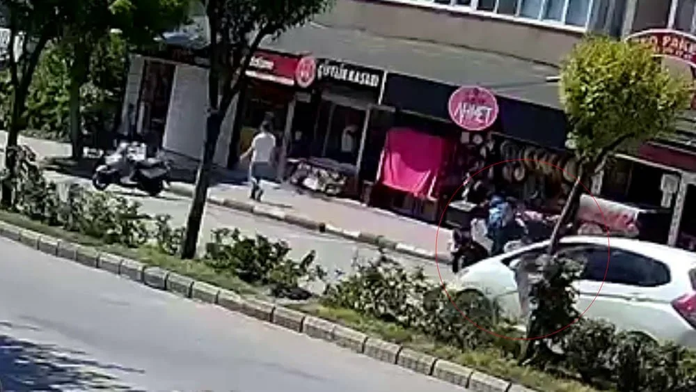 Karabük’ün Safranbolu ilçesinde, aldığı takdir belgesinin heyecanıyla arkadaşlarıyla birlikte koşarak