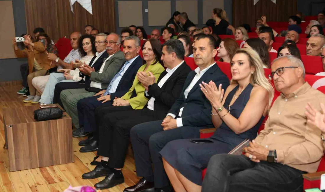 Ankara Divriği Kültür Derneği’nin hayata geçirdiği Türk Halk Müziği Korosu,