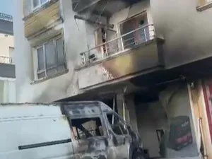 Ankara’nın Keçiören ilçesinde gece saatlerinde çıkan yangında bir dükkan, bir
