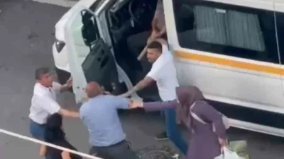 Ankara’nın Pursaklar ilçesinde servis şoförü ile bir vatandaş arasında “laf