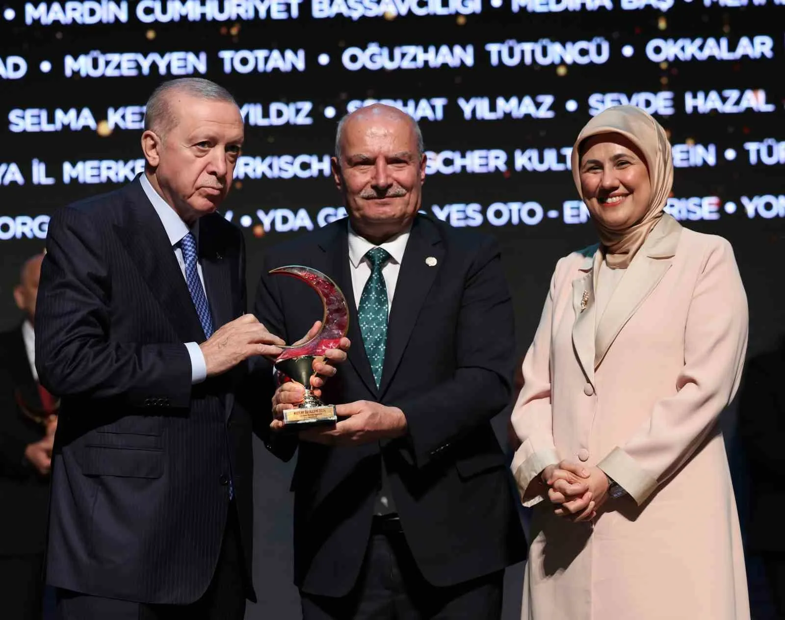Ankara Ticaret Odası’na (ATO) Türk Kızılay tarafından ‘Yılın Kamu Kurumu