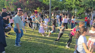 Karabük Belediyesi tarafından Babalar Günü dolayısıyla düzenlenen etkinlikte babalar ve