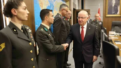 Milli Savunma Bakanı Yaşar Güler, Kara Kuvvetleri Komutanı Orgeneral Metin