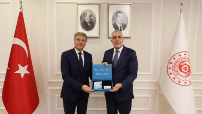 Çalışma ve Sosyal Güvenlik Bakanı Vedat Işıkhan, Renault Group Türkiye