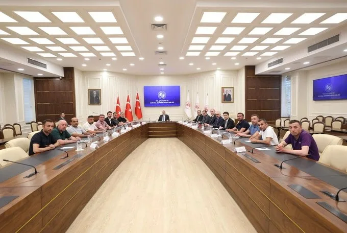 Çalışma ve Sosyal Güvenlik Bakanı Vedat Işıkhan, Türkiye Maden İşçileri