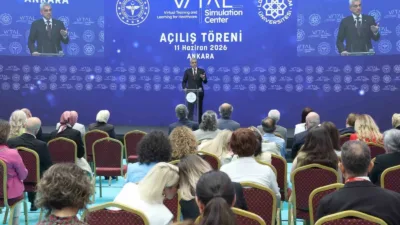 Sağlık Bakanı Kemal Memişoğlu, “Bilirseniz yönetirsiniz, bilirseniz ilerlersiniz, gelişirsiniz. Bildiğiniz