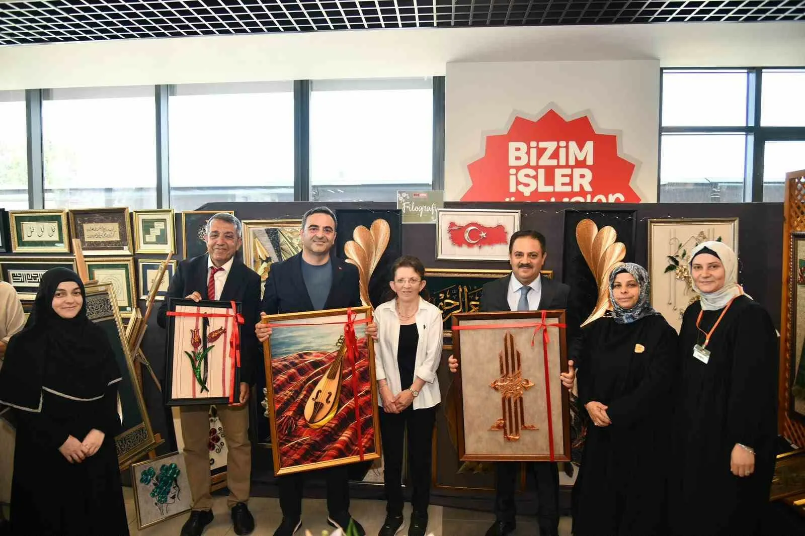 Başiskele Meslek Edindirme ve Hobi Kursları’nın (BAŞ-MEK) yıl sonu sergisinde,