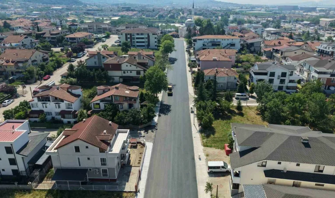 Başiskele Seymen Mahallesi’nde sıcak asfalt ve kaldırım yenileme çalışmaları tamamlandı,