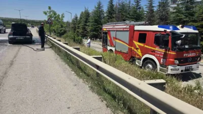 Ankara’nın Elmadağ ilçesinde bir otomobil yanarak kullanılamaz hale geldi. Alınan