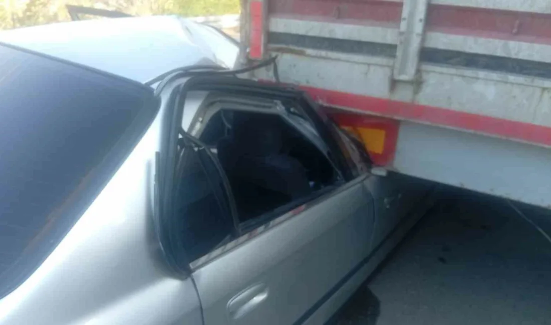Ankara’nın Beypazarı ilçesinde park halindeki tıra arkadan çarpan otomobildeki 4