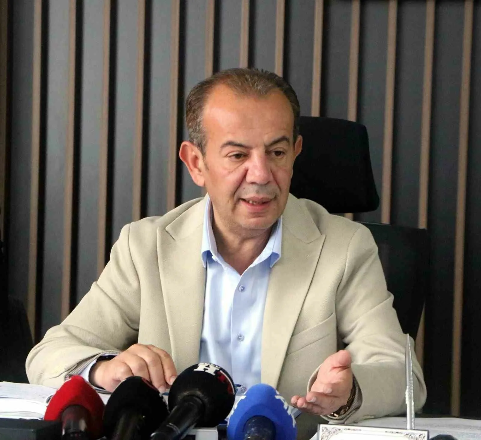 Bolu Belediyesi’nde yürütülen yolsuzluk, rüşvet ve irtikap soruşturması kapsamında 6’sı