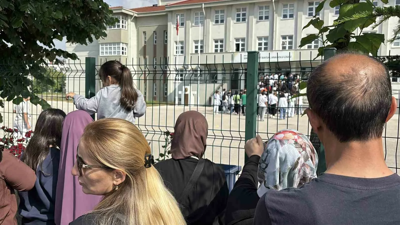 Bolu’da 8’inci sınıf öğrencilerine yönelik düzenlenen Liselere Geçiş Sistemi (LGS)
