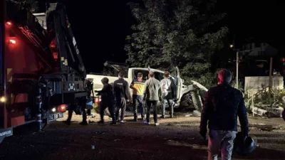 Bolu’da D-100 kara yolunda pikabın hafriyat tırına çarptığı kazada ağır