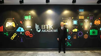 Ulaştırma ve Altyapı Bakanı Abdulkadir Uraloğlu, BTK Akademi yaz dönemi