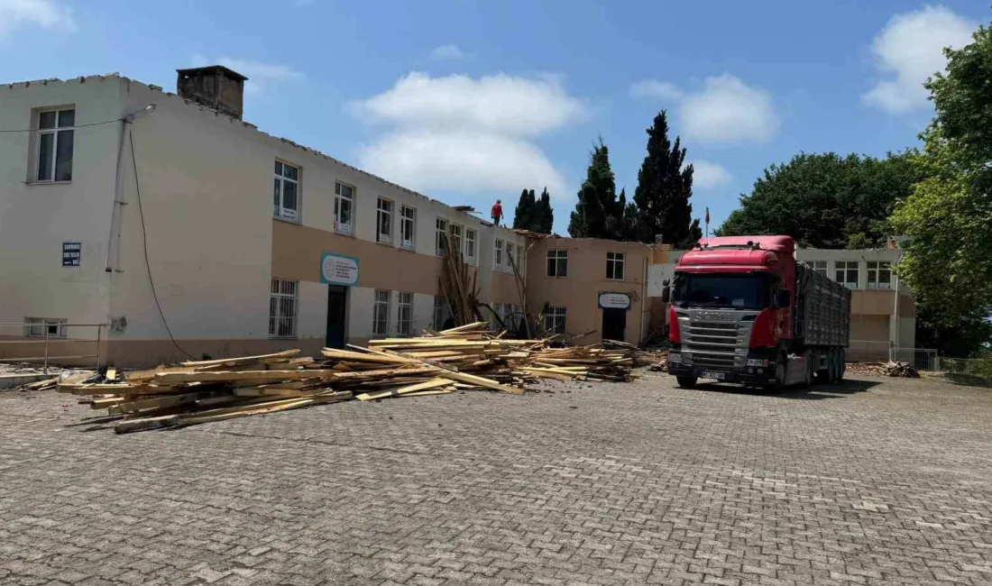 Zonguldak’ın Alaplı ilçesine bağlı Büyük Tekke Köyü’nde, depreme dayanıksız olduğu