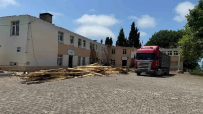 Zonguldak’ın Alaplı ilçesine bağlı Büyük Tekke Köyü’nde, depreme dayanıksız olduğu