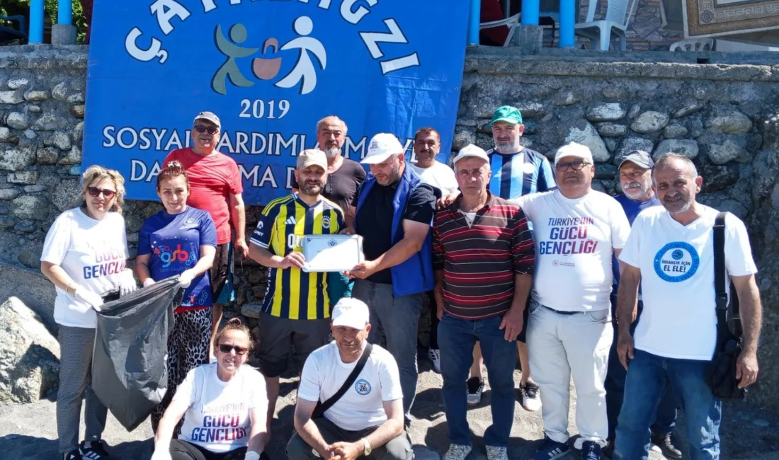 Zonguldak’ın Çatalağzı beldesinde, Çevre Haftası etkinlikleri kapsamında Ömerağzı Sahili’nde geniş