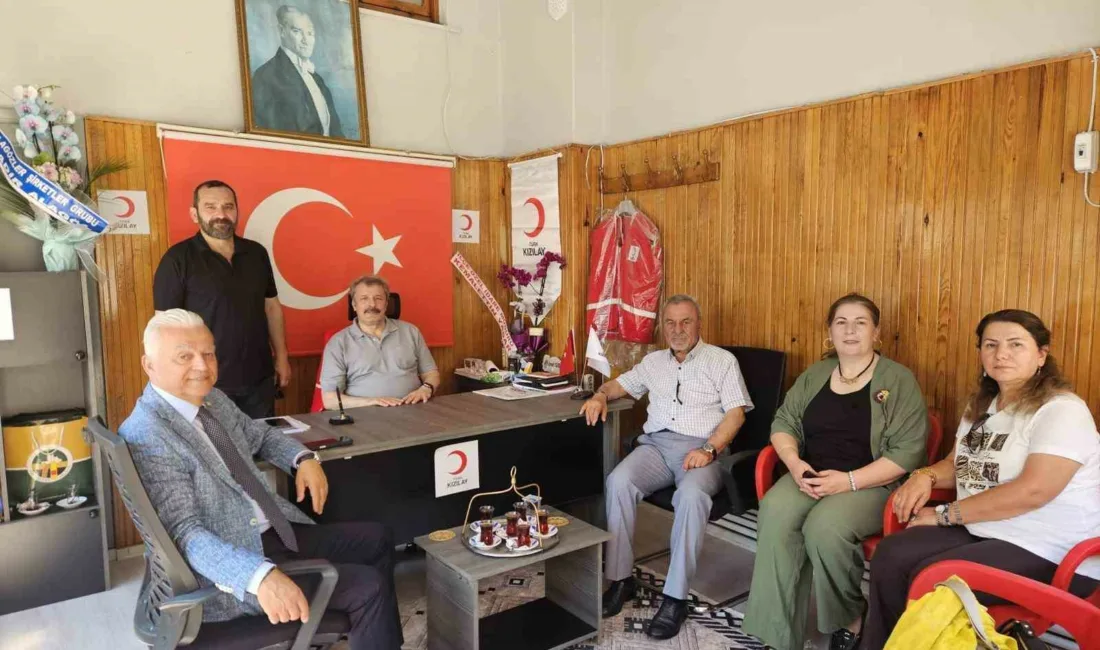 Çaycuma Kent Konseyi heyeti, kısa süre önce faaliyetlerine başlayan Kızılay