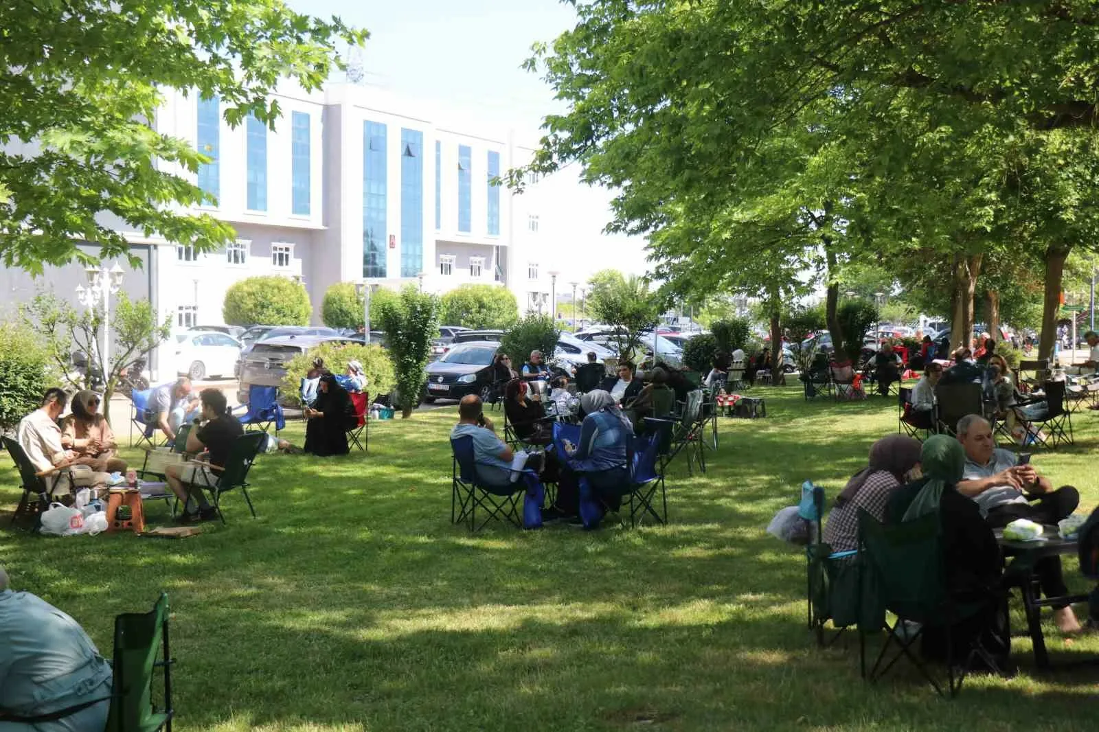 Sakarya’da birçok okul gibi Yükseköğretim Kurumları Sınavı (YKS) heyecanının yaşandığı