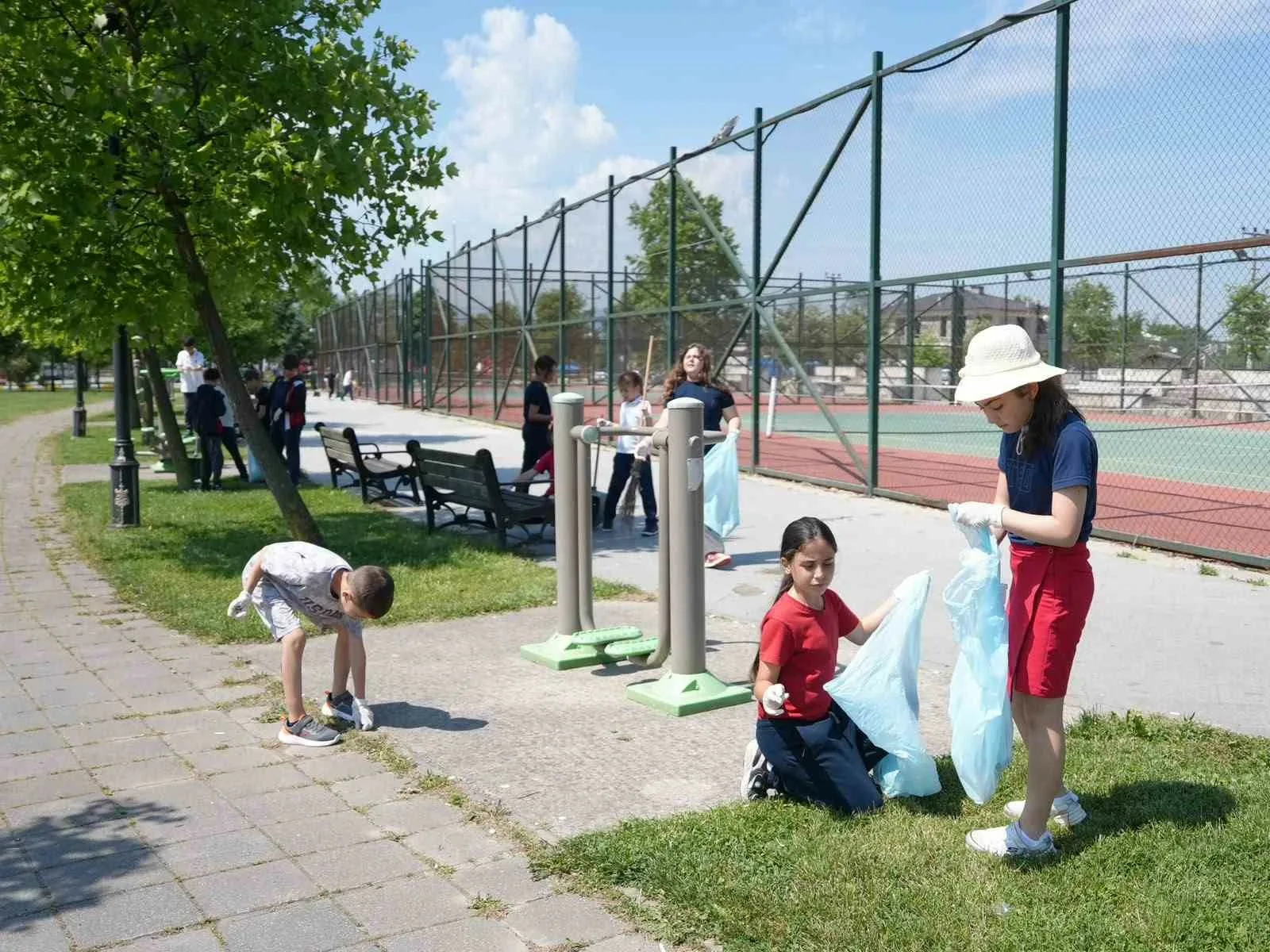 Düzce Belediyesi ve AHBAP Derneği, Çevre Haftası dolayısıyla örnek bir