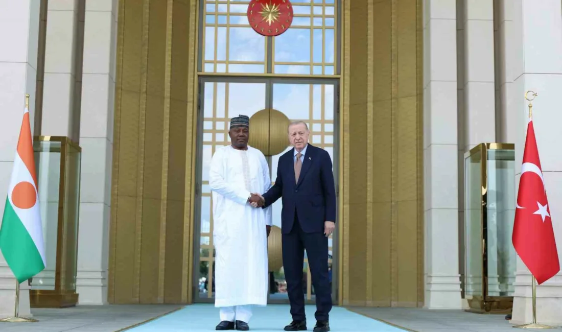 Cumhurbaşkanı Recep Tayyip Erdoğan, Nijer Cumhurbaşkanı Abdourahamane Tchiani’yi törenle karşıladı.