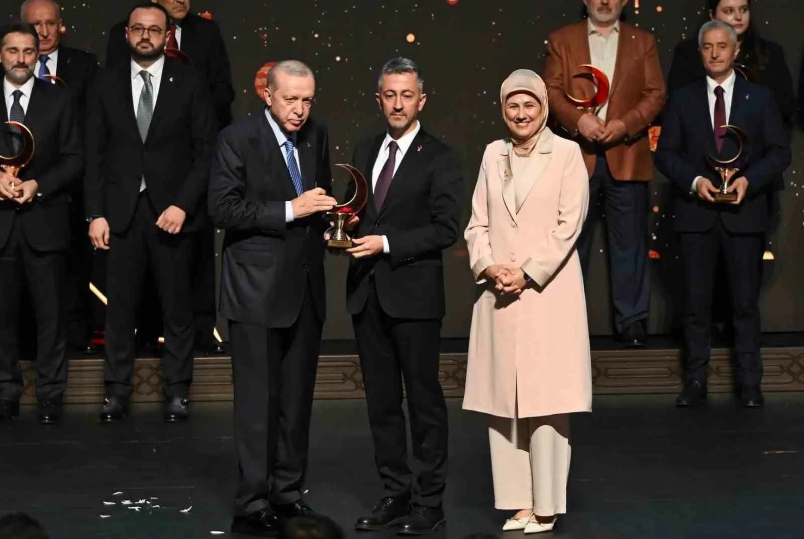 Cumhurbaşkanı Recep Tayyip Erdoğan, Türk Kızılay tarafından düzenlenen ödül töreninde