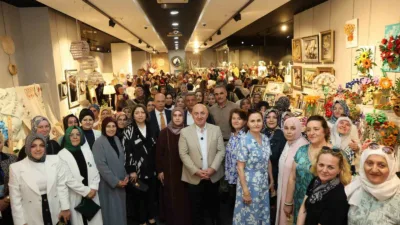 Darıca’da belediye bünyesindeki kursiyer kadınların bir yıllık el emeği ürünlerinden