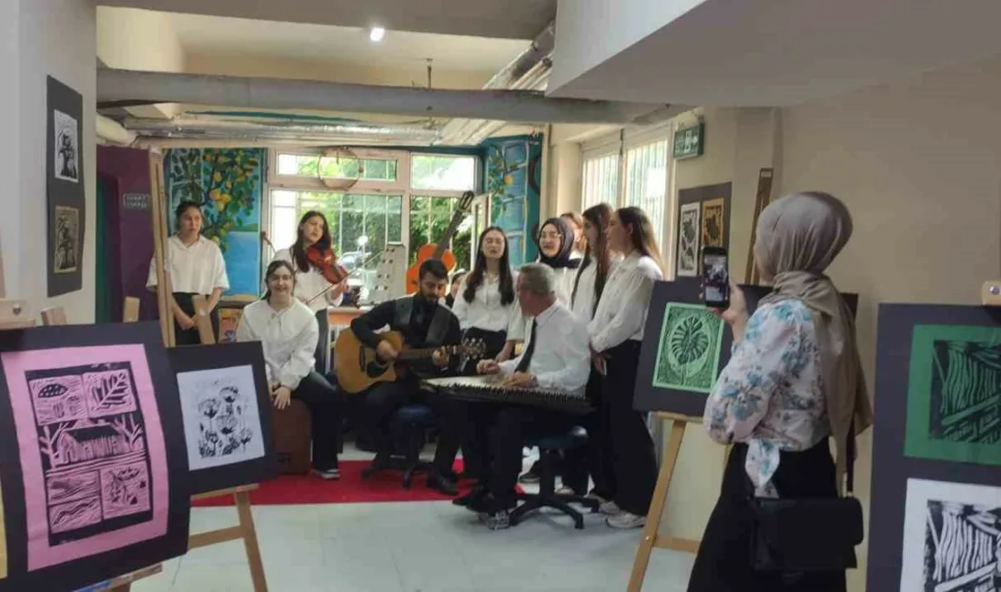 Zonguldak’ın Devrek İlçesinde faaliyete bulunan Hamidiye Anadolu Lisesi tarafından şiir