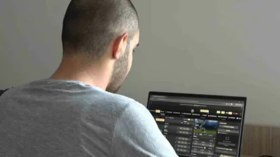 Teknolojinin gelişmesi ve internete erişimin kolaylaşması, modern çağın yeni bağımlılık