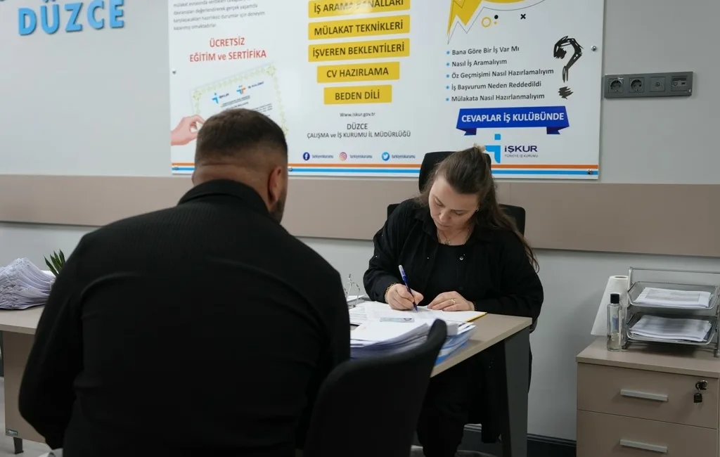 Düzce İş Kulübü, iş arayanlar ve işverenler arasında köprü vazifesi