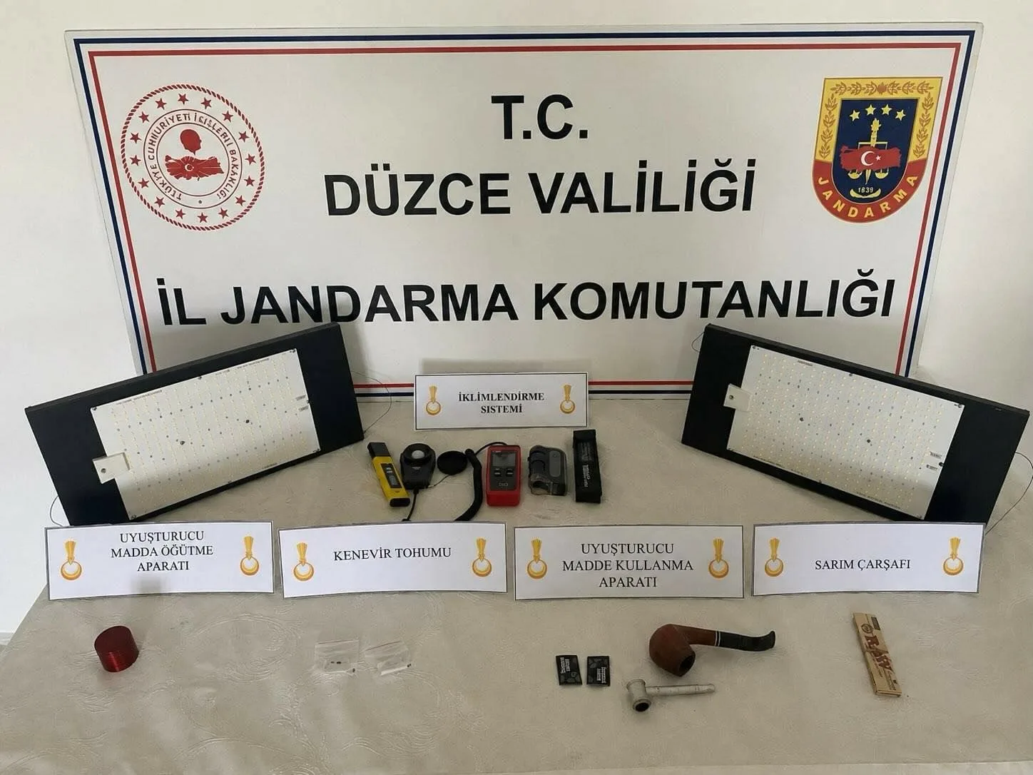 DÜZCE(İHA) – Düzce’de yasa dışı kenevir ekimi yaparak uyuşturucu madde