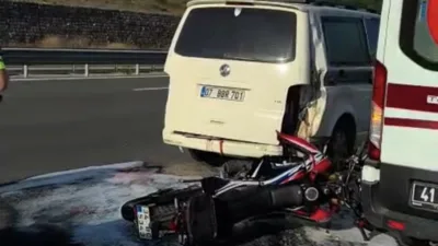 Kocaeli’nin İzmit ilçesinde, Kuzey Marmara Otoyolu’nda panelvana arkadan çarparak ağır