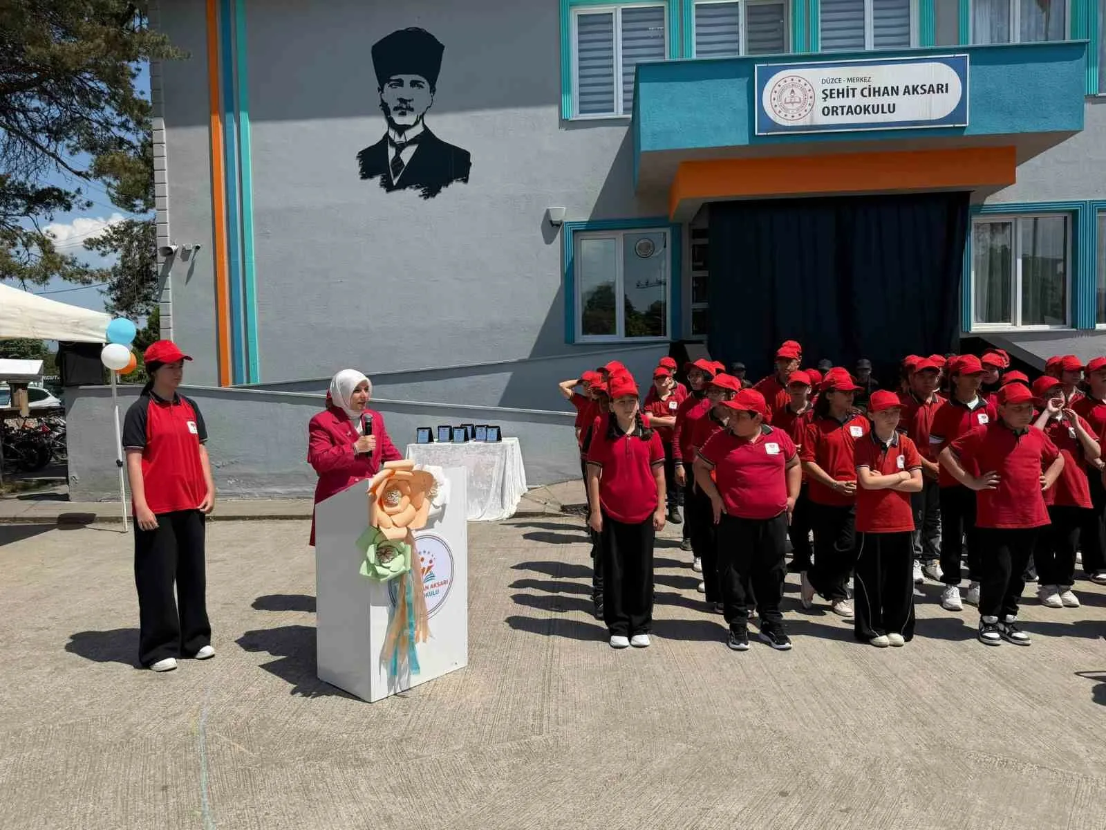 DÜZCE (İHA) – Düzce Şehit Cihan Aksarı Ortaokulu tarafından düzenlenen