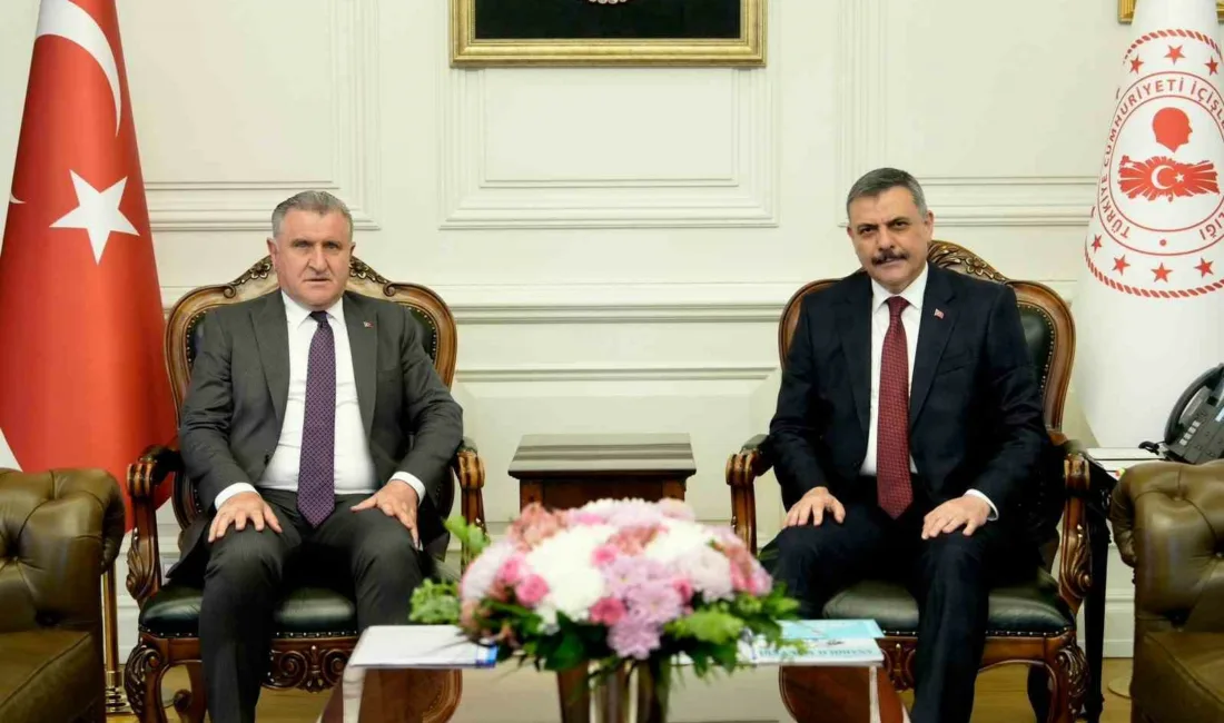 İçişleri Bakanı Mustafa Çiftçi, Gençlik ve Spor Bakanı Osman Aşkın
