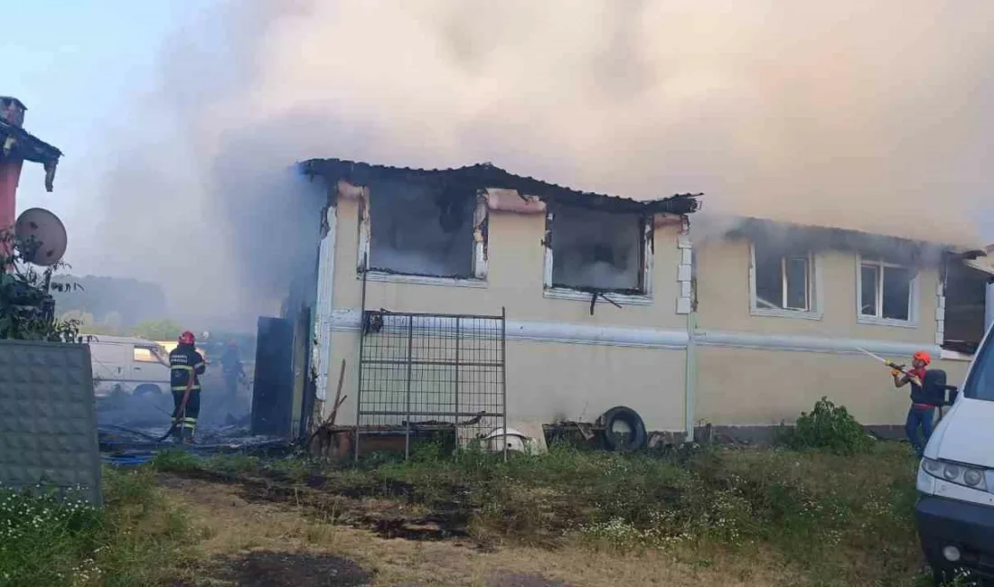 Sakarya’nın Karapürçek ilçesinde iki katlı ahşap bir evde çıkan ve