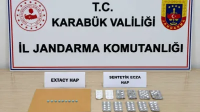 Karabük’te düzenlenen operasyonlarda sentetik ecza ve ecstasy hap ele geçirilirken,