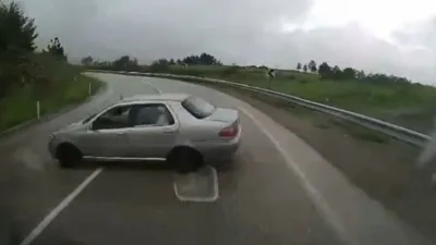 Karabük-Eflani kara yolunda otomobil ile minibüsün çarpışması sonucu 6 kişinin