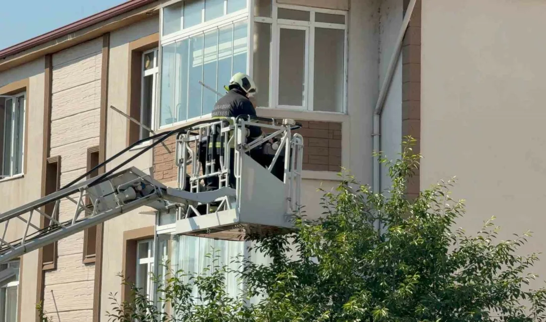 Karabük’te bir genç, evinin balkonunda asılı halde ölü bulundu. Beşbinevler