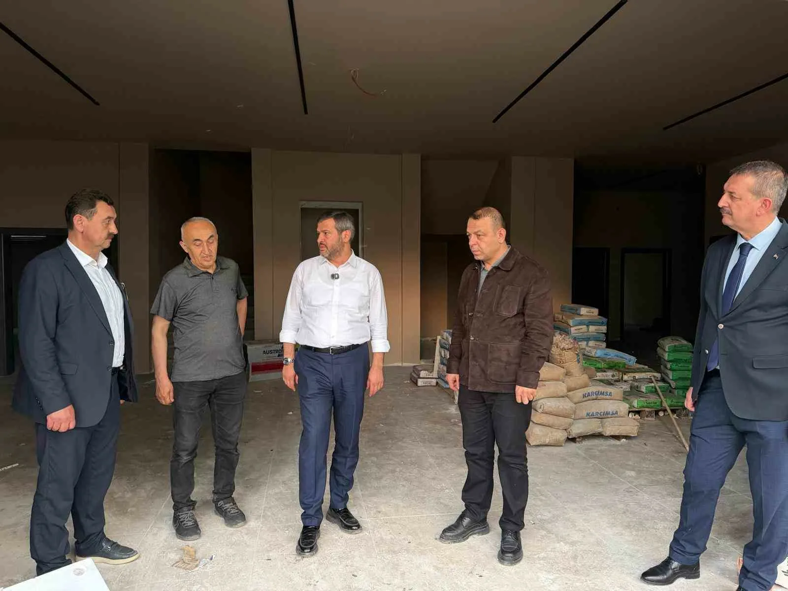 Karabük Belediyesi ile hayırsever Yücel Özçelik iş birliğinde yapımı sürdürülen