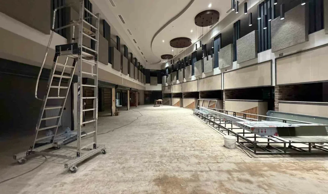 Karabük Belediye Başkanı Özkan Çetinkaya, yapımı devam eden yeni Şehirlerarası
