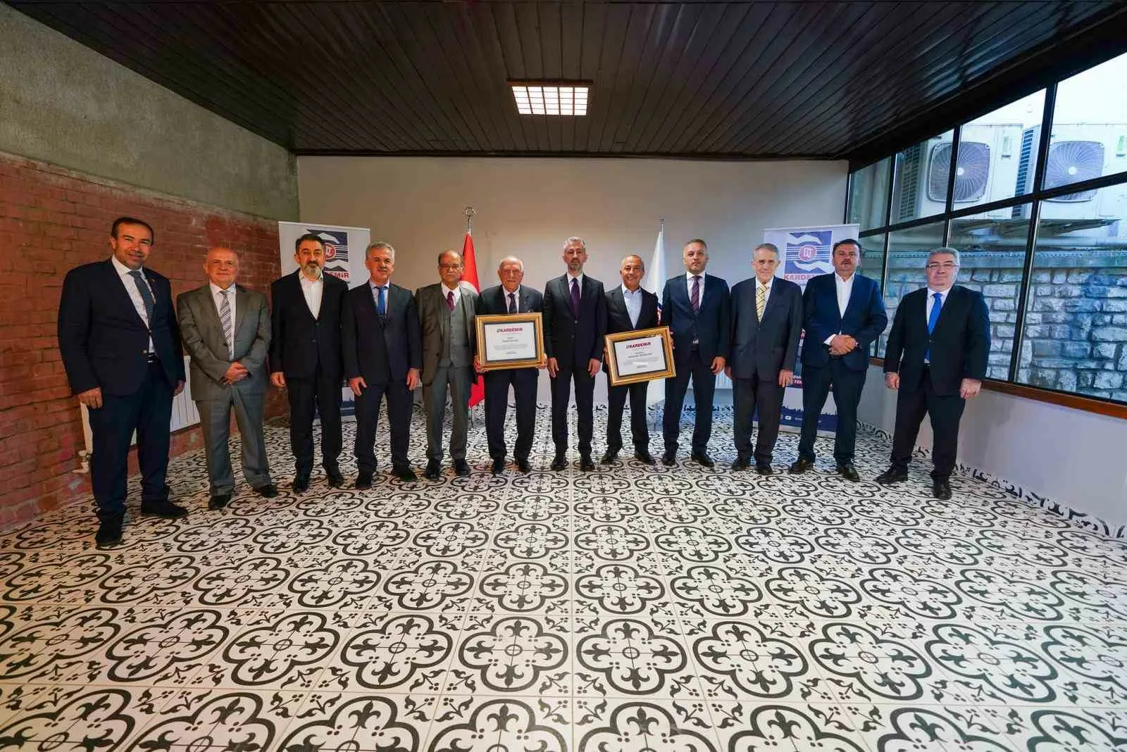 Karabük Demir ve Çelik Fabrikaları (KARDEMİR) tarafından, şirketin gelişimine ve