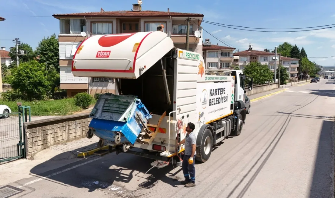 Kartepe’de Kurban Bayramı’nın ardından ilçe genelindeki çöp konteynerlerinde temizlik ve