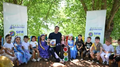 Kartepe’de Çevre Haftası etkinlikleri kapsamında anaokulu öğrencileri, atık malzemelerden hazırlanan
