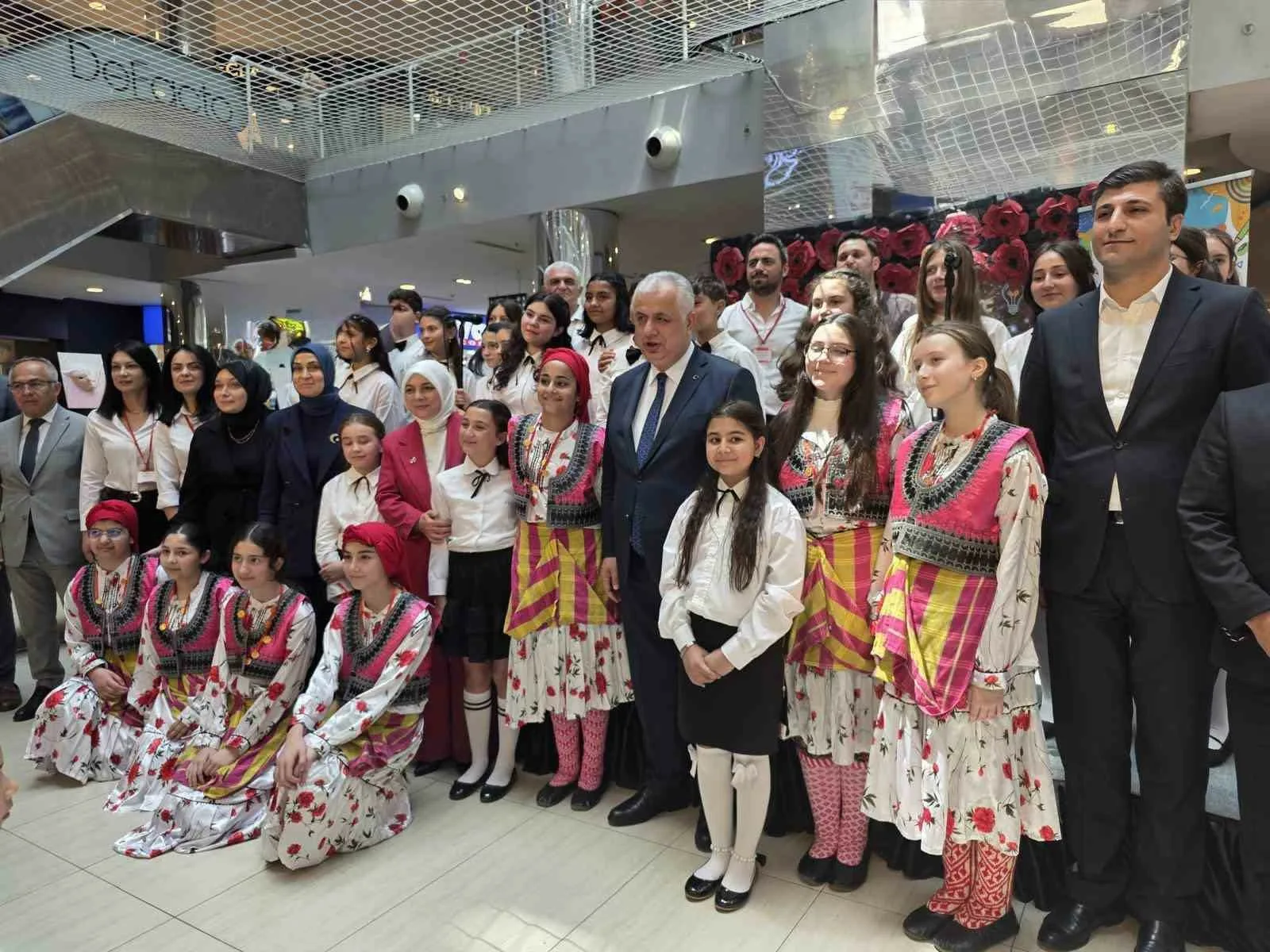DÜZCE (İHA) – Kasım Aktaş Ortaokulu tarafından düzenlenen Teknoloji Tasarım,