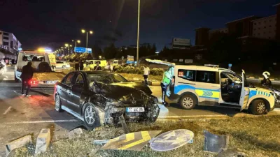 Kastamonu’da iki otomobilin çarpışması neticesinde meydana gelen kazada 4 kişi