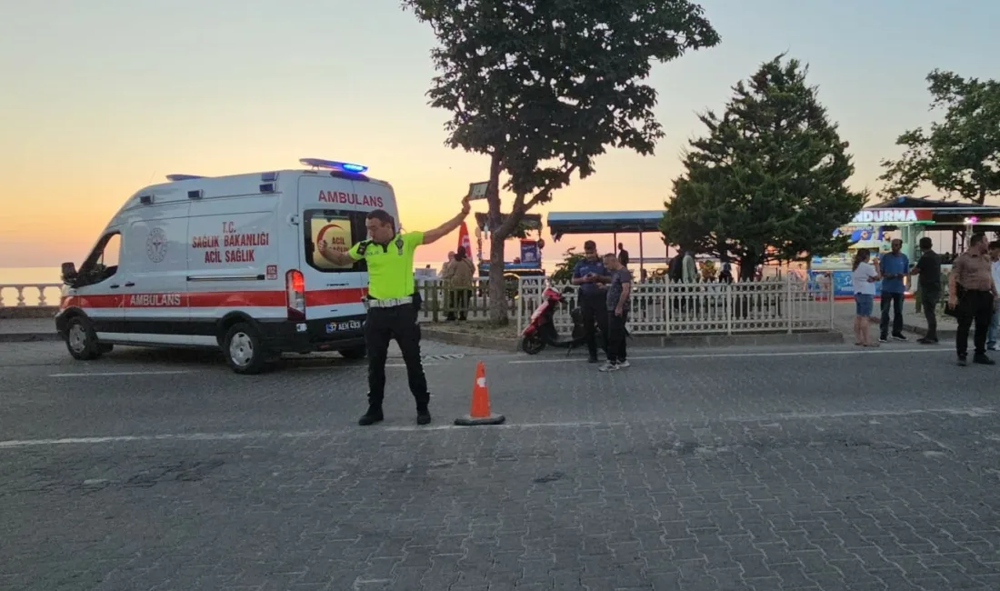 Kastamonu’nun Cide ilçesinde aniden yola atlayan yaya çarpan motosikletin sürücüsü