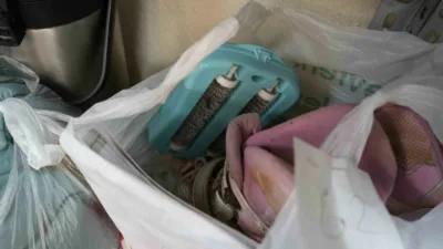 Kocaeli’de vatandaşların düşürdüğü veya unuttuğu eşyalar zabıta ekiplerince titizlikle korunuyor.